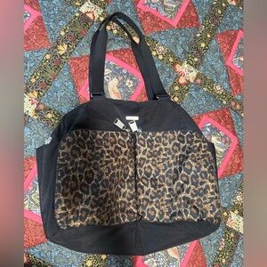 Baggallini Like New Leopard Cheetah Print Weekender Duffle Bag